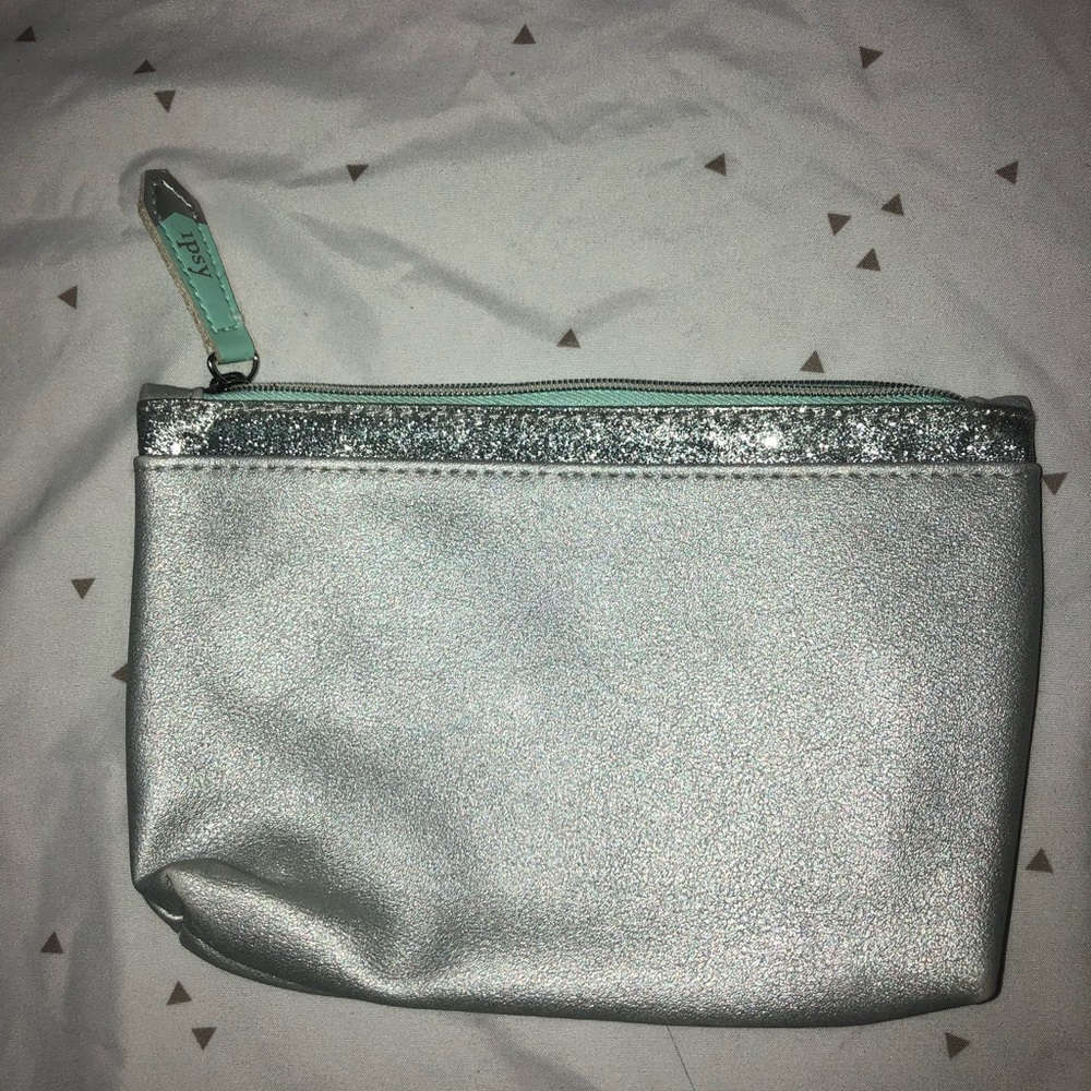 IPSY GLAM BAG
